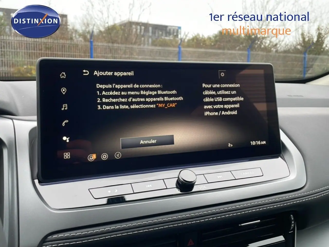 Écran tactile central du Nissan Qashqai 2025 en noir perle métal, affichant le menu de connexion Bluetooth.