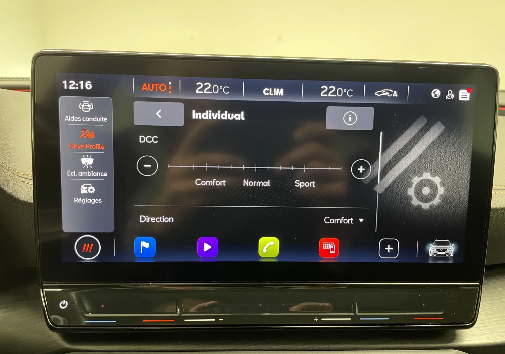 Écran tactile central du tableau de bord du CUPRA Formentor 2023 affichant les réglages du mode de conduite Individual.