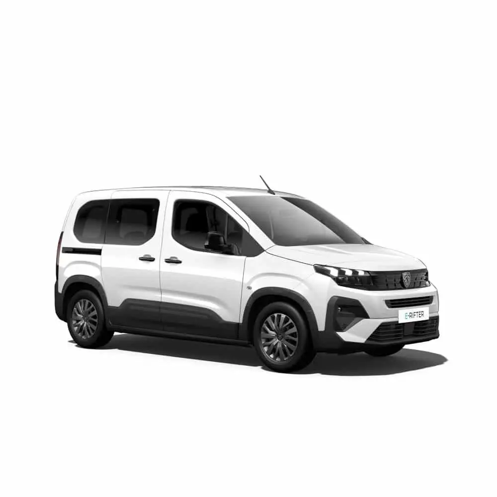 Peugeot Rifter blanc Kaolin en vue 3/4 avant droit, avec protections noires sur les bas de caisse et jantes foncées.