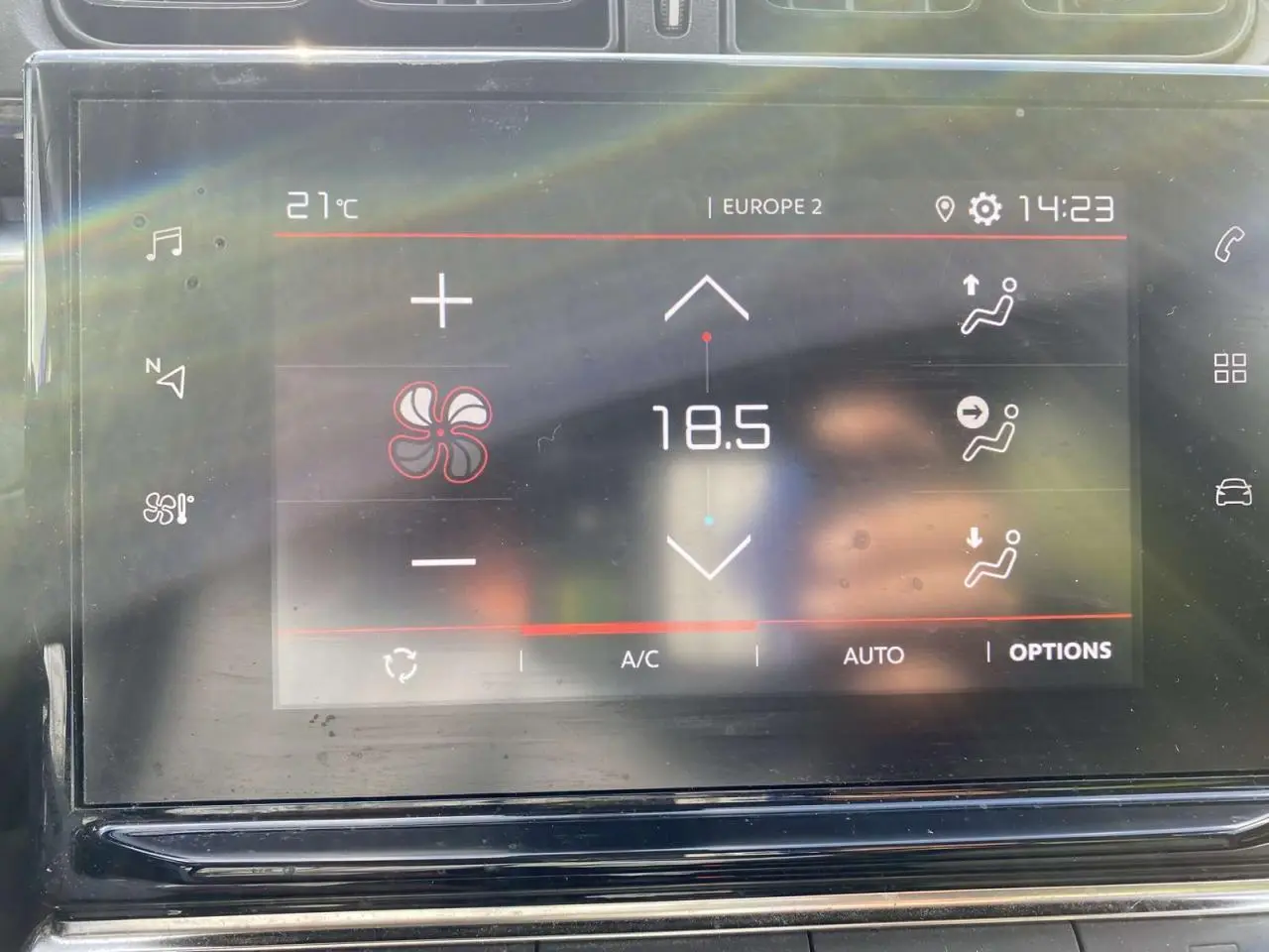 Écran tactile central de la Citroën C3 2019 affichant la climatisation réglée à 18,5°C en mode automatique.