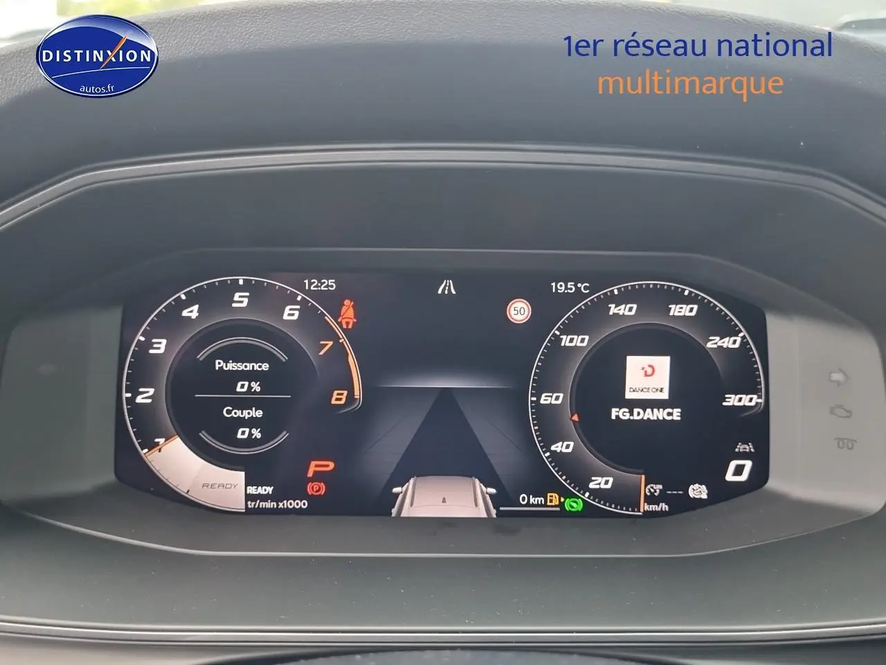 Tableau de bord numérique du CUPRA Formentor 2025 affichant compte-tours et vitesse en mode stationnaire.