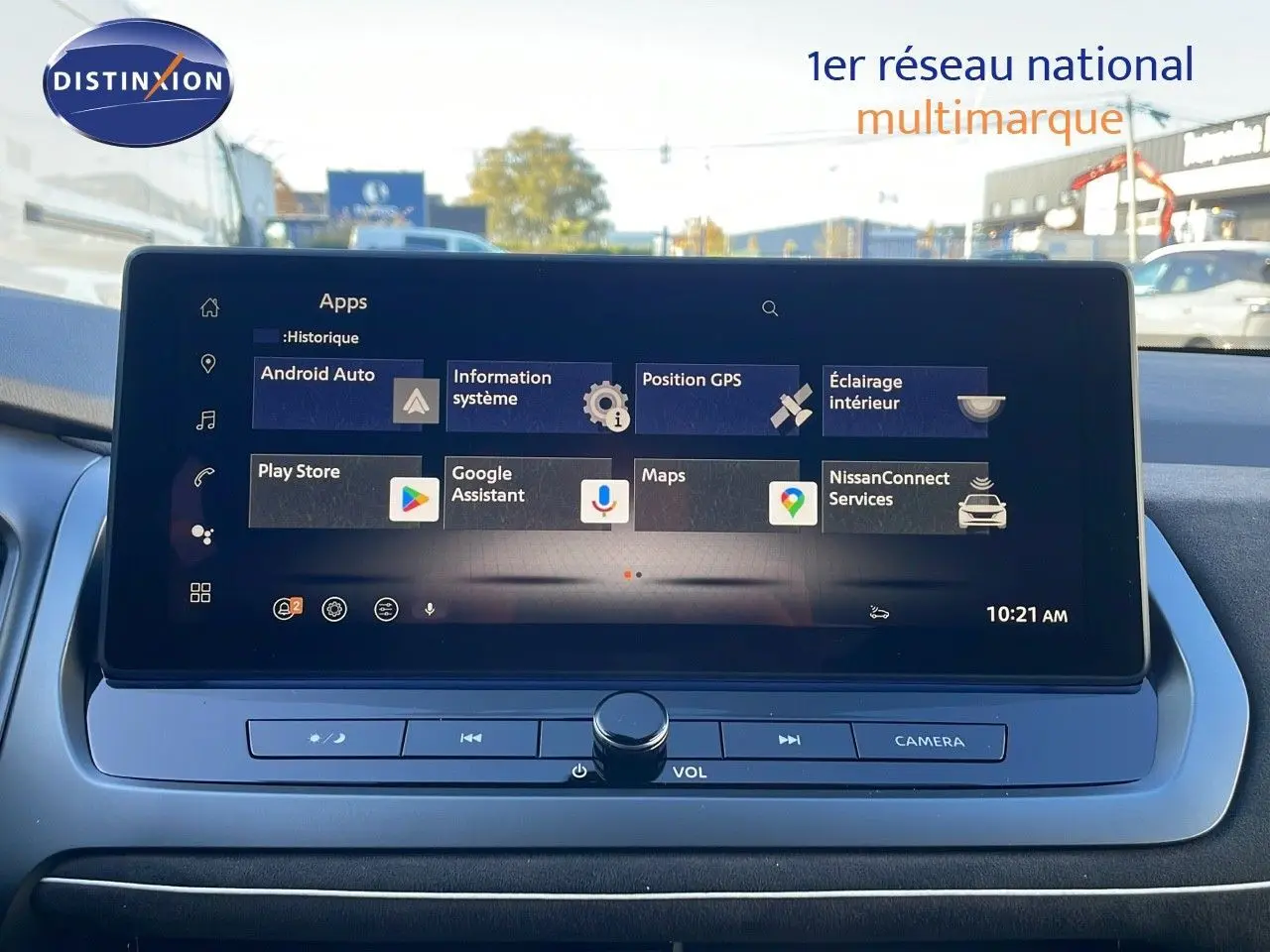 Écran tactile central du Nissan Qashqai 2025 affichant les applications Android Auto et GPS, vue intérieure.