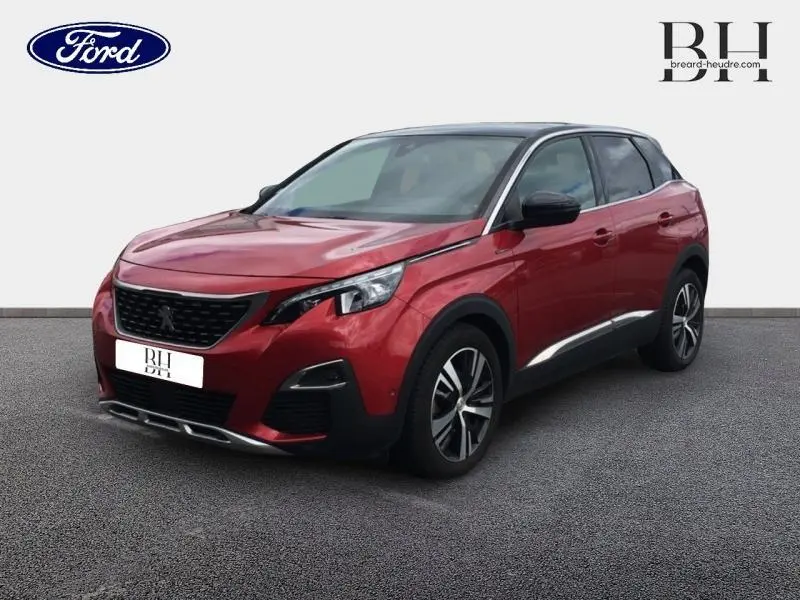 Peugeot 3008 rouge Ultimate vue 3/4 avant droit, avec toit noir et jantes alliage distinctives.