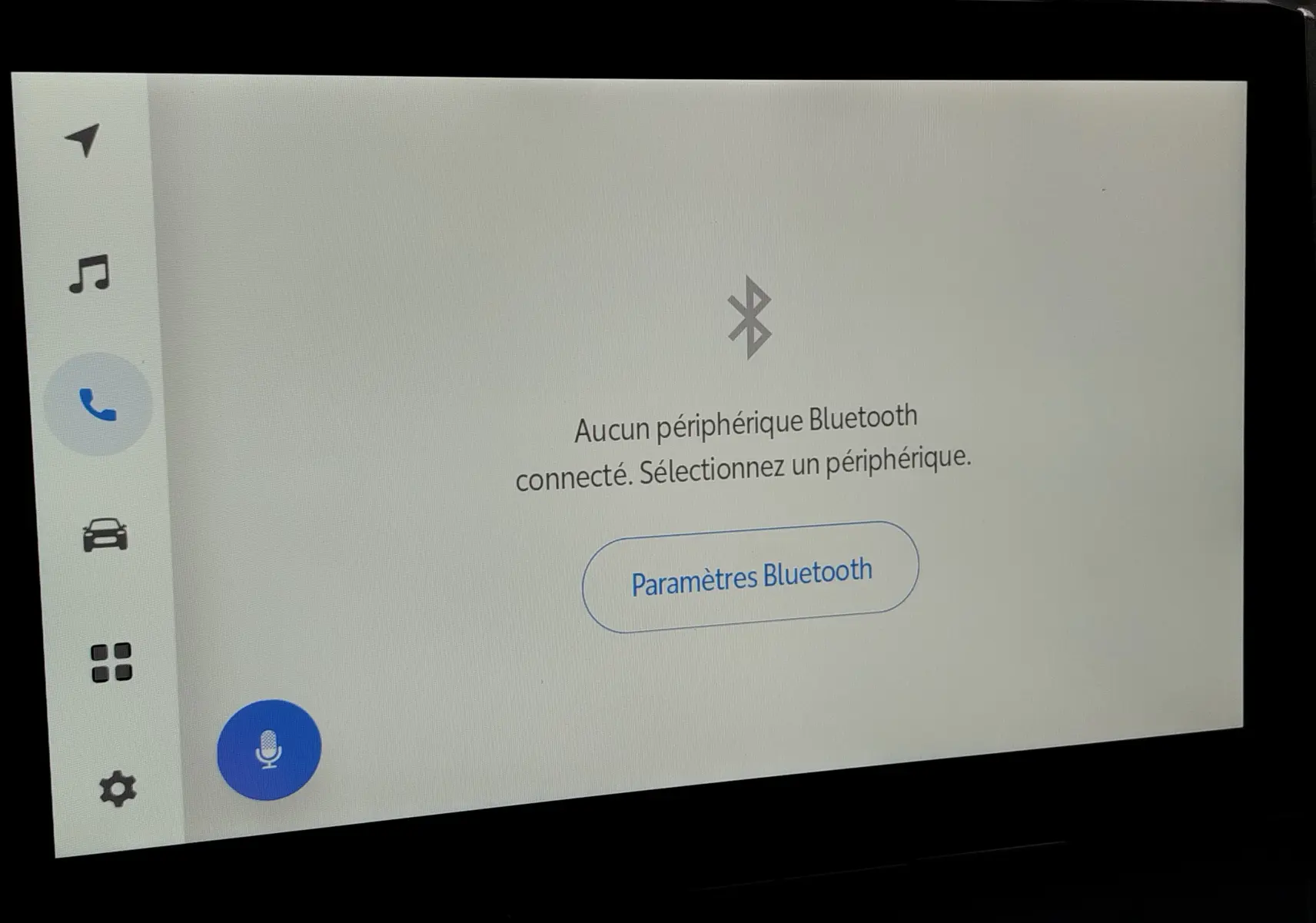 Écran tactile intérieur du Toyota Corolla Cross 1.8 140ch Dynamic 2025, affichant le menu Bluetooth sans périphérique connecté.