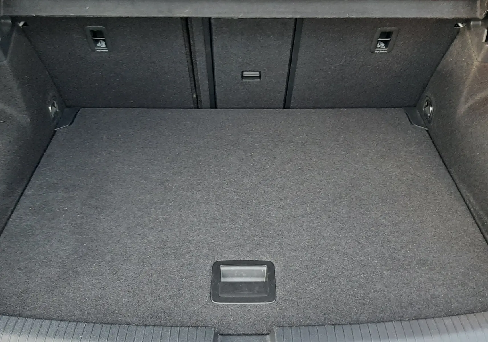 Affichage numérique du tableau de bord du Volkswagen T-Roc 2.0 TDI 150 CH STYLE en mode parking, avec température d'huile à 76°C.