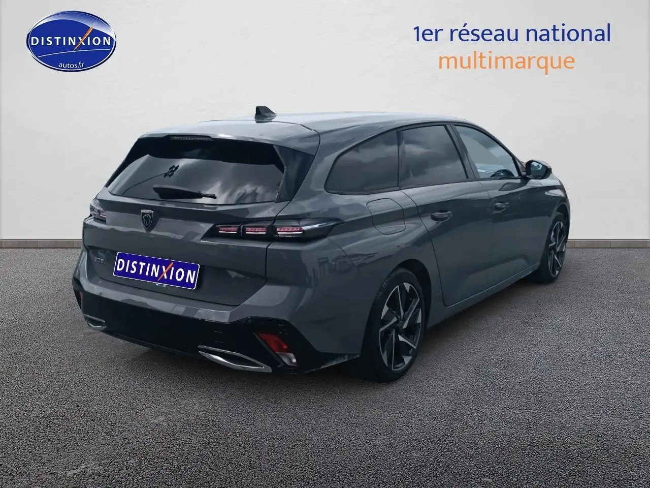 Peugeot 308 SW gris sellenium vue 3/4 arrière droit, feux LED et jantes alliage visibles.