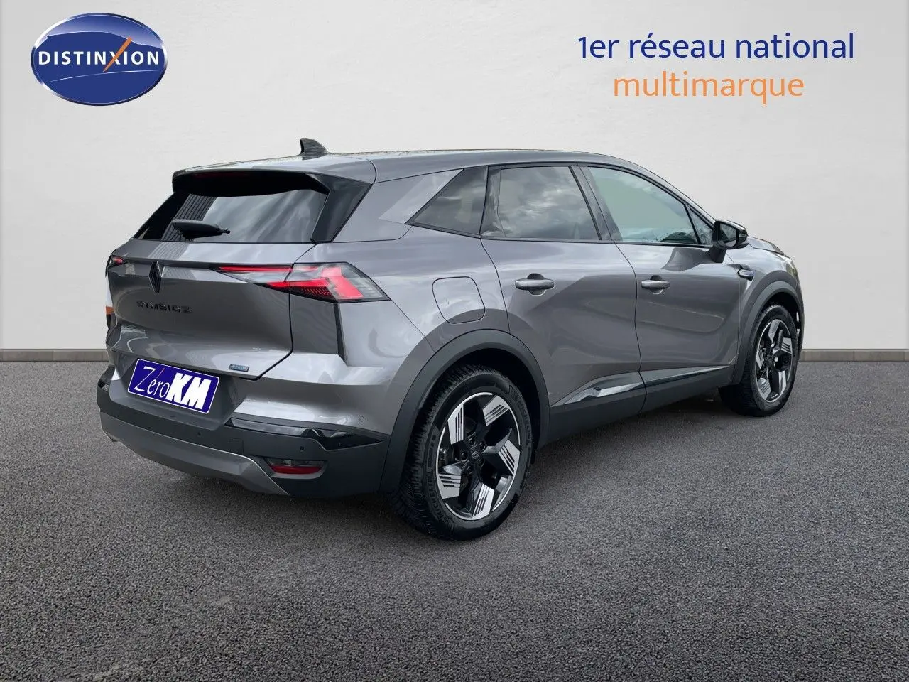 Vue 3/4 arrière droite du Renault Symbioz gris cassiopée métal avec feux LED et jantes modernes.