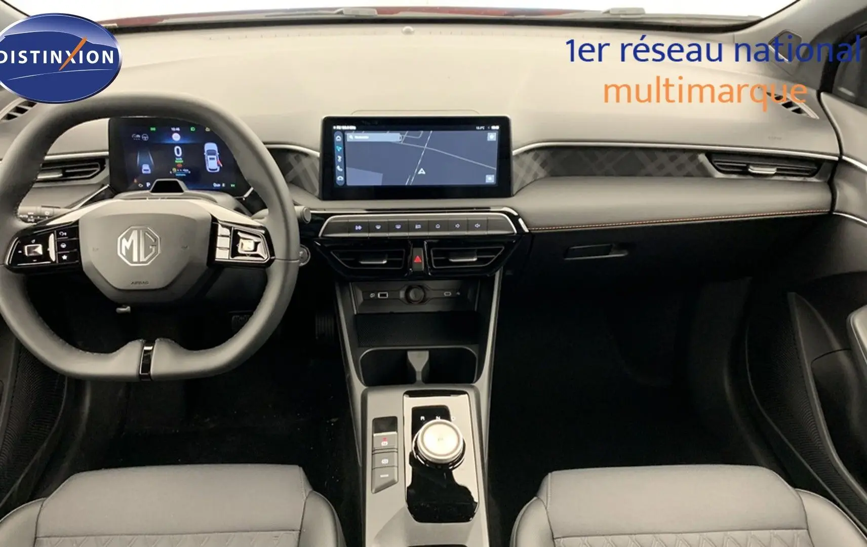 Vue intérieure avant du MG3 1.5 L Hybrid+ 195 ch Luxury avec tableau de bord numérique et écran tactile central.
