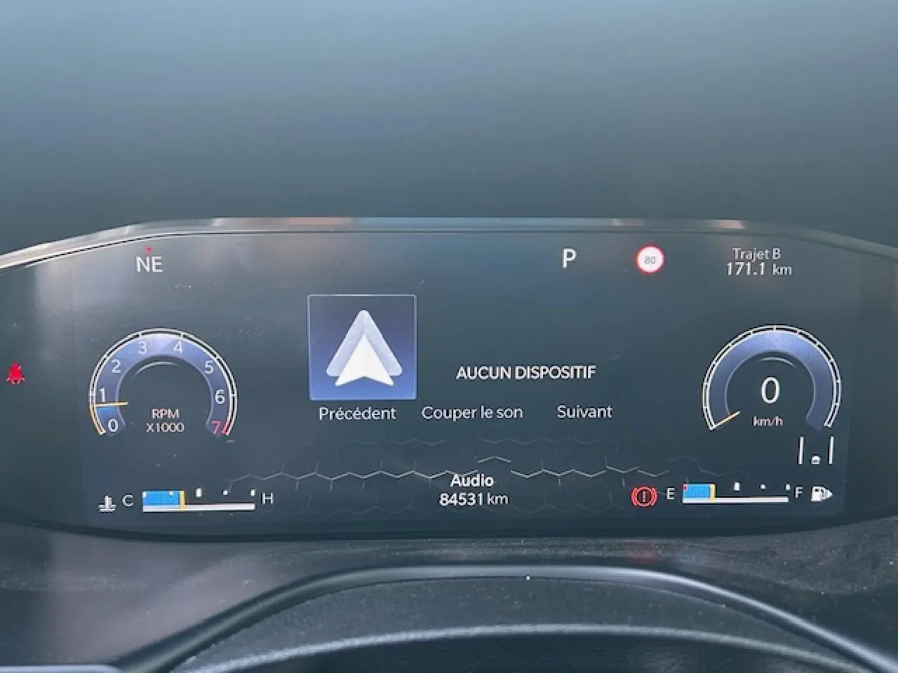 Tableau de bord numérique du Jeep Compass 2021, affichage TFT 10,25 pouces avec compte-tours et vitesse à zéro