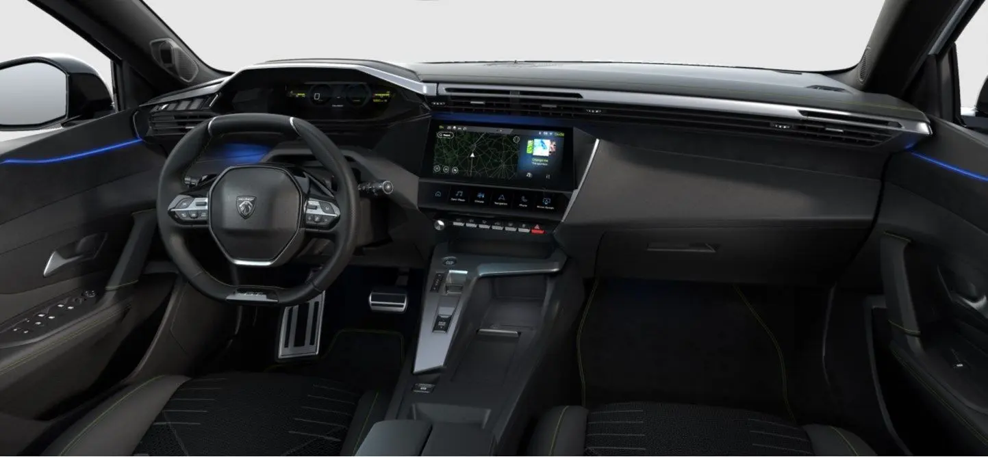 Vue intérieure avant de la Peugeot 308 GT 2026, tableau de bord noir avec éclairage d'ambiance bleu et écran tactile central.