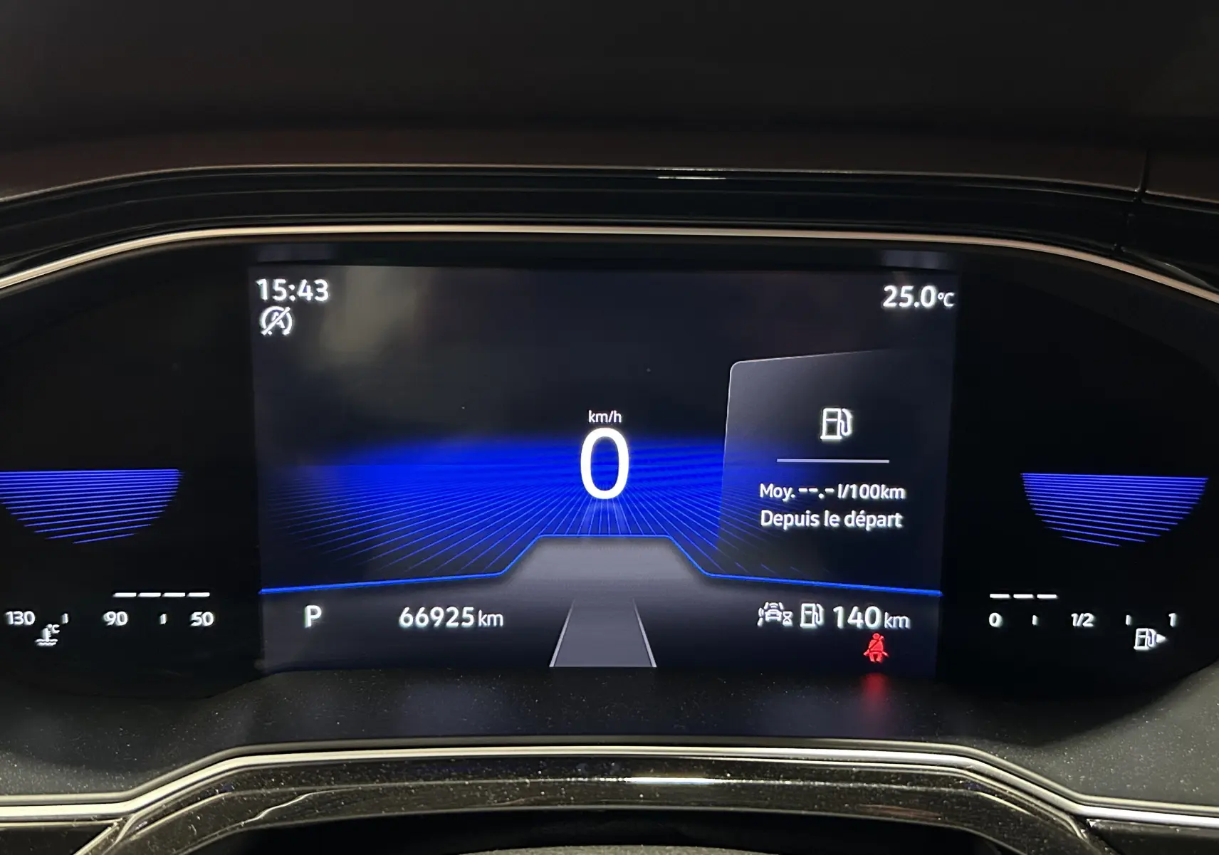 Tableau de bord numérique du Volkswagen Taigo TSI 110 DSG7 Style 2022 affichant vitesse zéro et 66 925 km.
