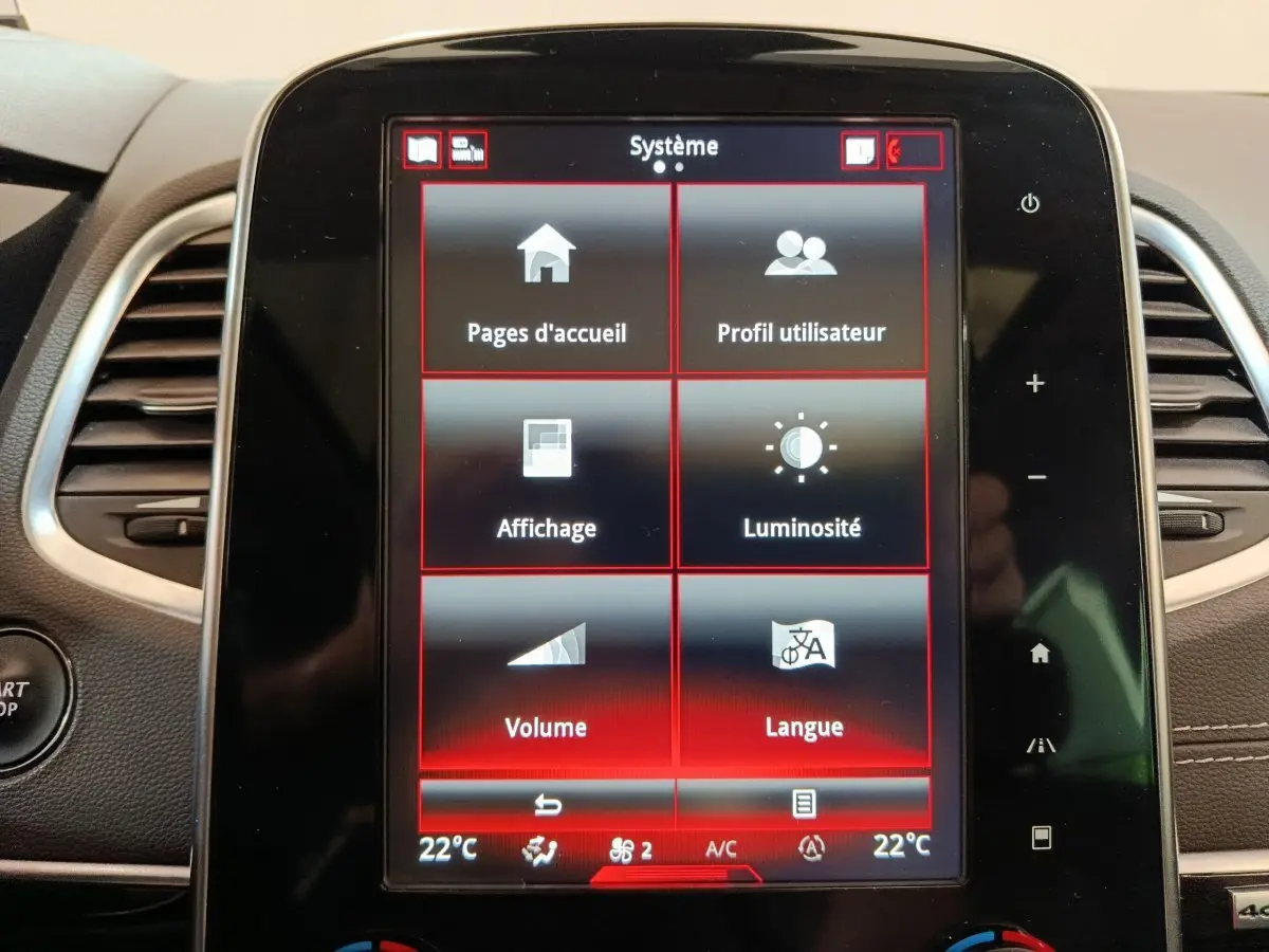 Écran tactile central du tableau de bord du Renault Espace noir 2018, affichant les réglages système.