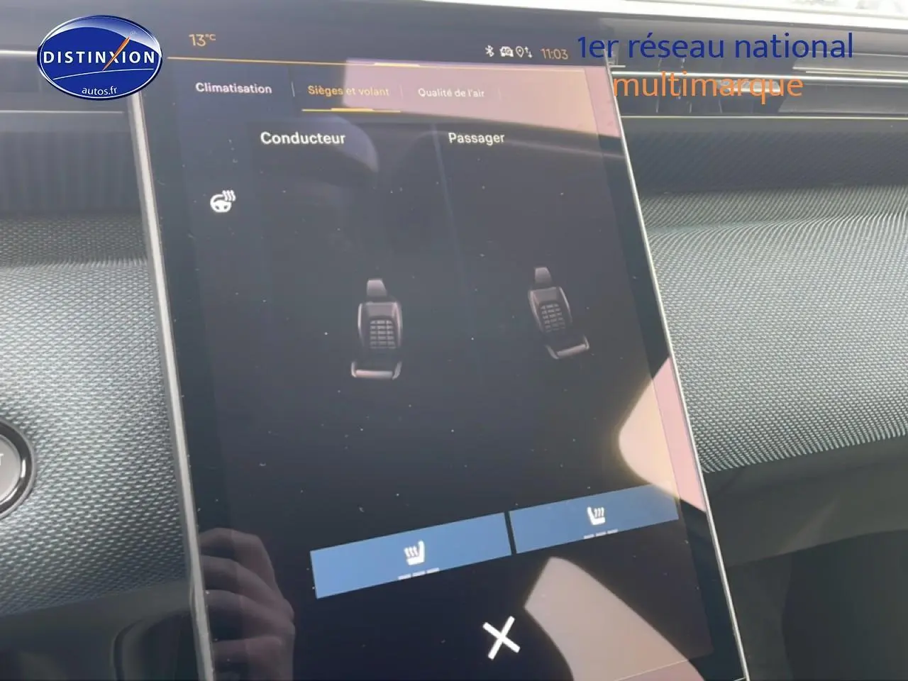 Écran tactile intérieur du Citroën C5 Aircross 2026 affichant les réglages des sièges chauffants côté conducteur et passager.