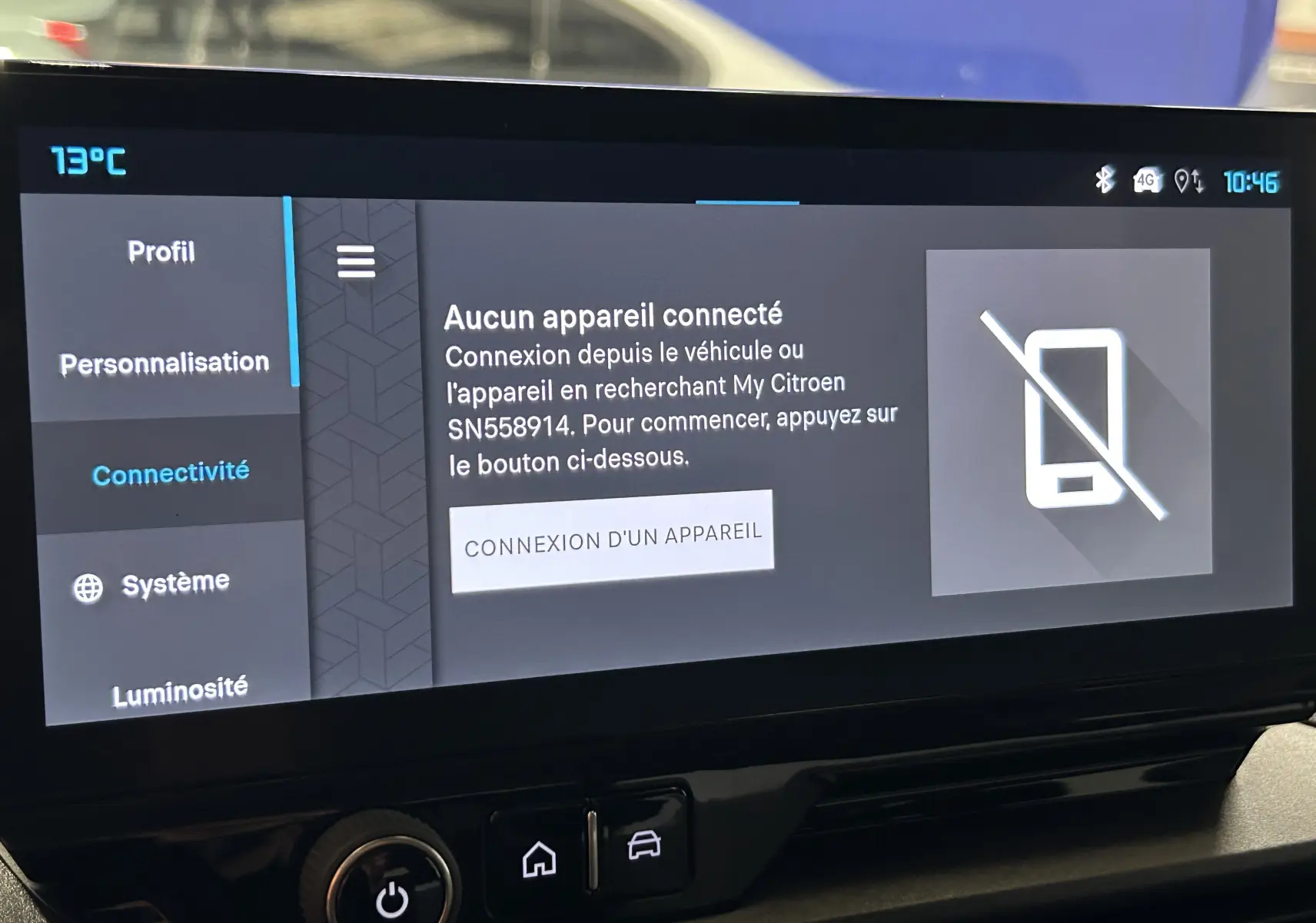 Écran tactile du système multimédia Citroën Berlingo Multispace 2025 affichant la connexion Bluetooth inactive.