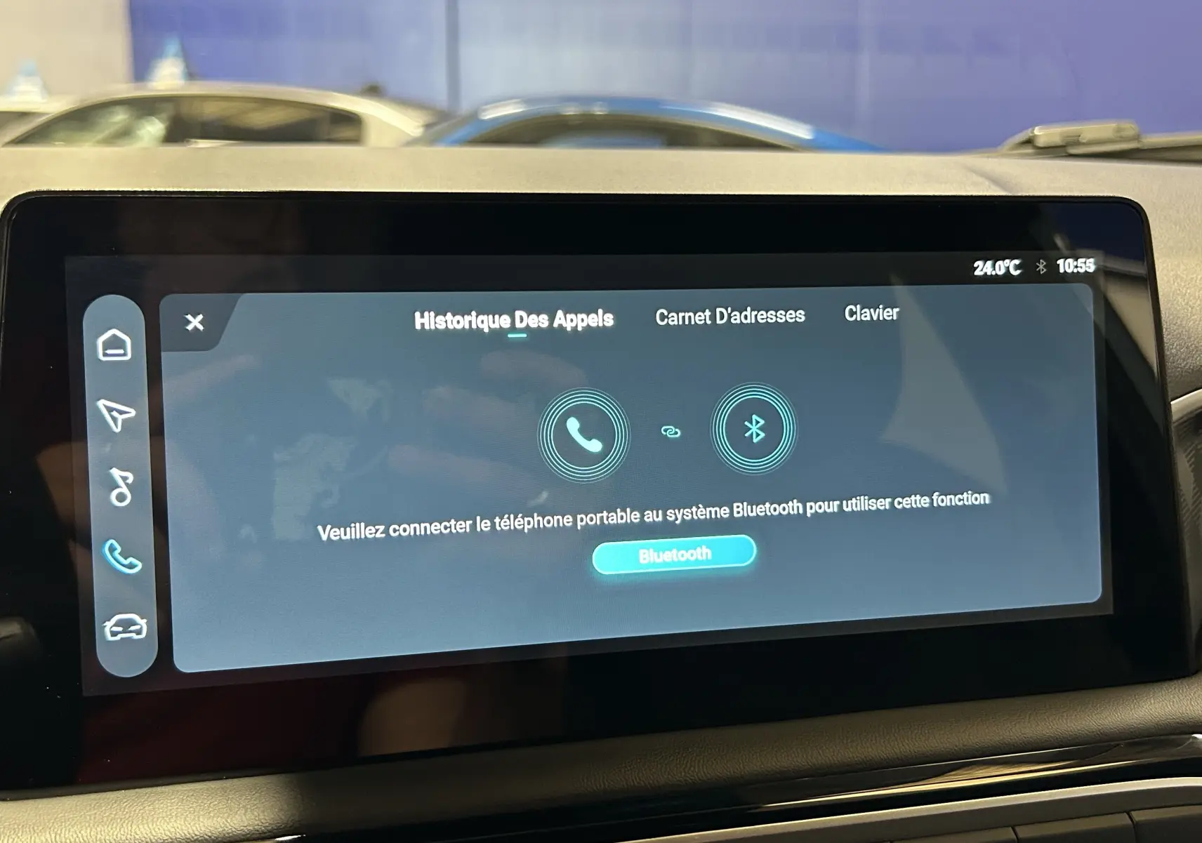 Écran tactile intérieur du MG3 Hybrid+ 195 Luxury 2026 affichant le menu Bluetooth, avec tableau de bord en arrière-plan.