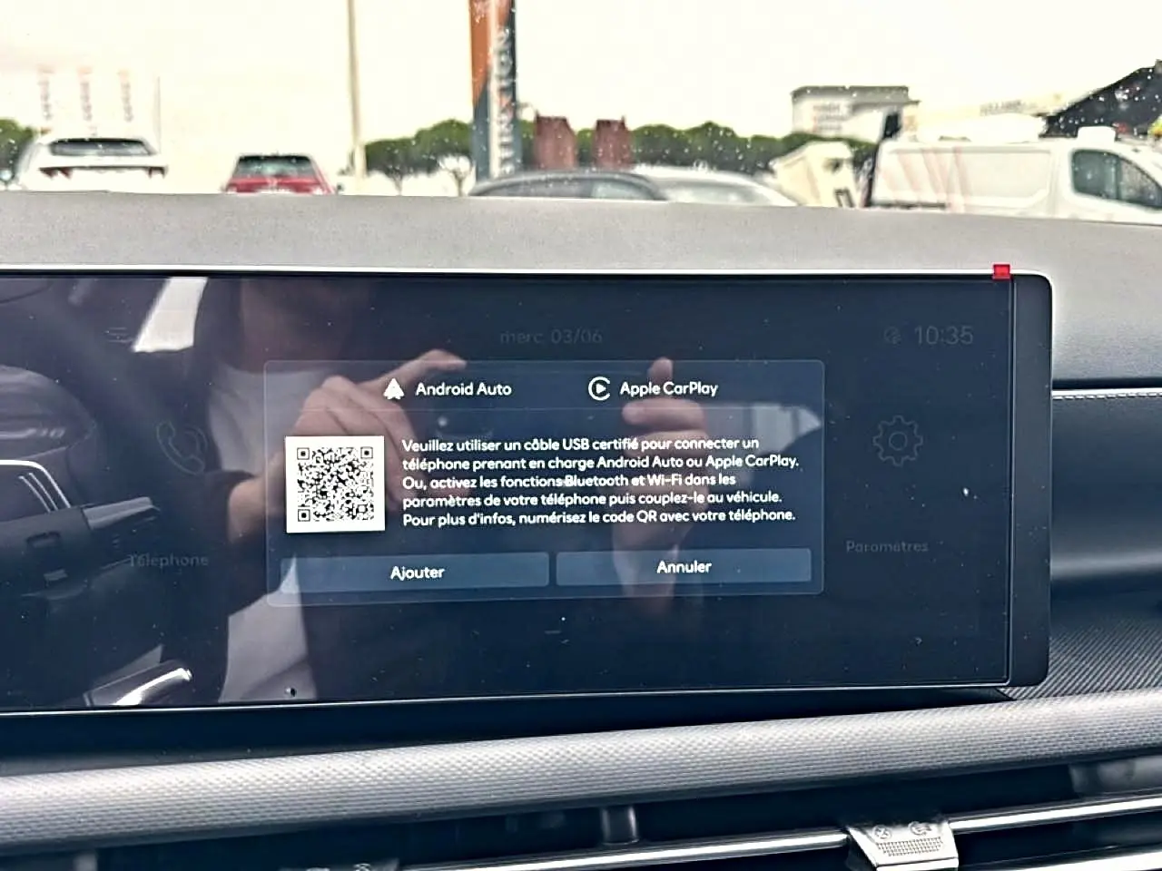 Écran tactile central du tableau de bord du Hyundai Tucson 2026 affichant les options Android Auto et Apple CarPlay.