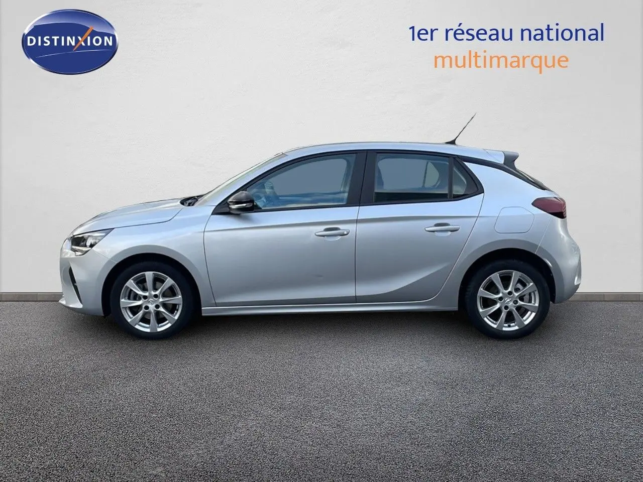 Opel Corsa 1.5 Turbo D 102ch Edition gris kristall metal vue de profil côté gauche sur fond neutre.