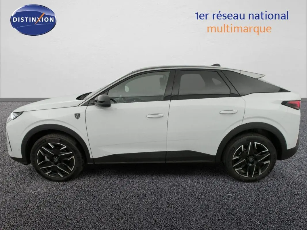 Peugeot 3008 Hybrid blanc Okenite avec toit noir, vue de profil côté gauche, jantes noires distinctives.