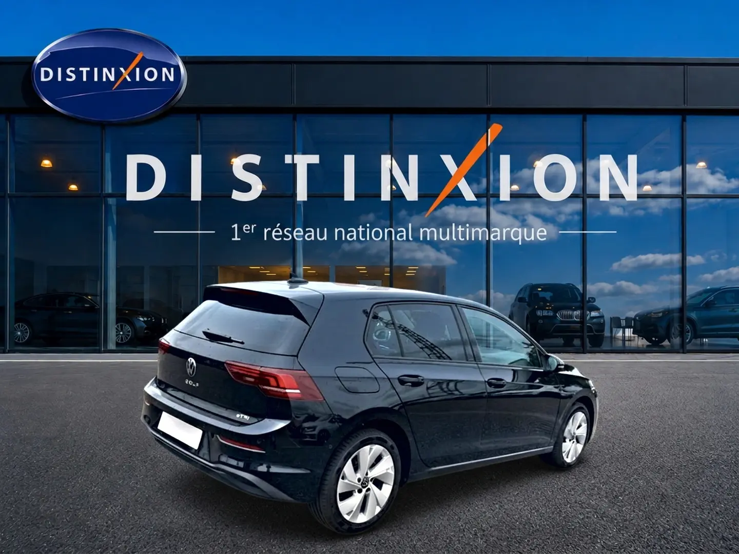 Volkswagen Golf 1.5 ETSI Evo2 noir vue 3/4 arrière droit devant concession Distinxion.