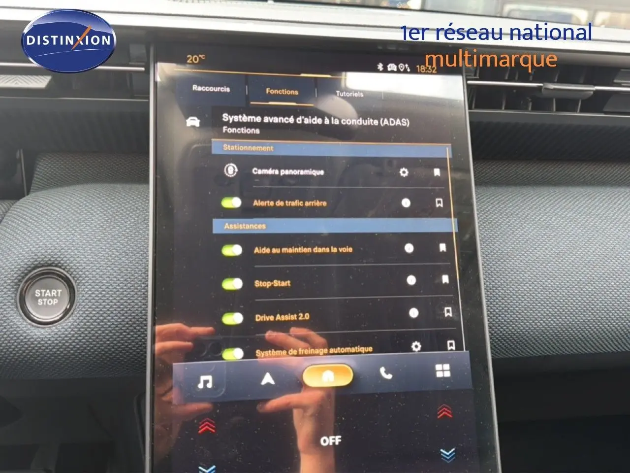 Intérieur du Citroën C5 Aircross Hybrid 145ch 2026, vue sur l’écran tactile central affichant les aides à la conduite.