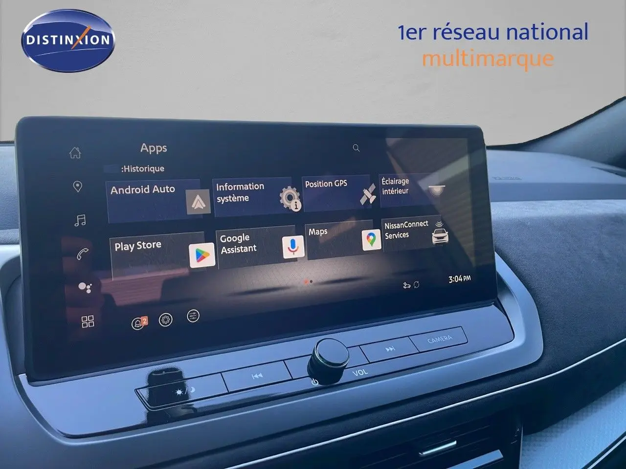 Écran tactile central affichant les applications du Nissan Qashqai 2025, intérieur moderne et épuré.