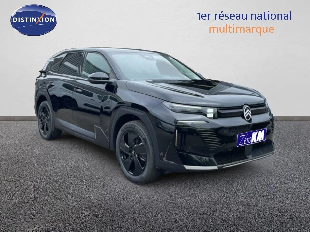 Citroën C5 Aircross noir Perla Nera en 3/4 avant droit, avec jantes noires et calandre moderne.