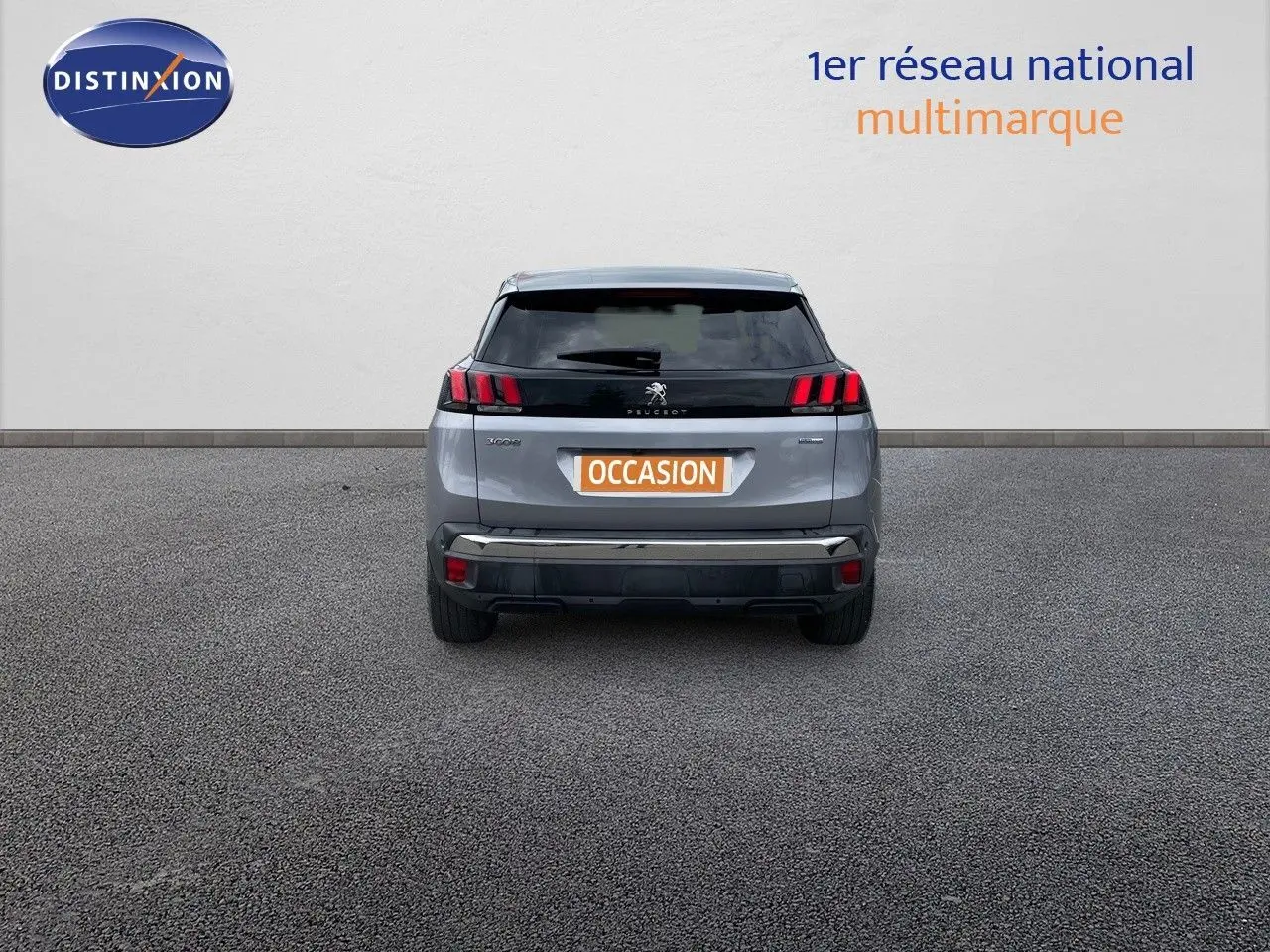 Vue arrière d'un Peugeot 3008 gris Artense métal de 2017 avec feux LED distinctifs et plaque "OCCASION" visible.