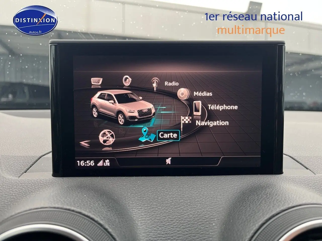 Écran central de l'Audi Q2 2018 affichant le menu multimédia avec navigation et options connectées.