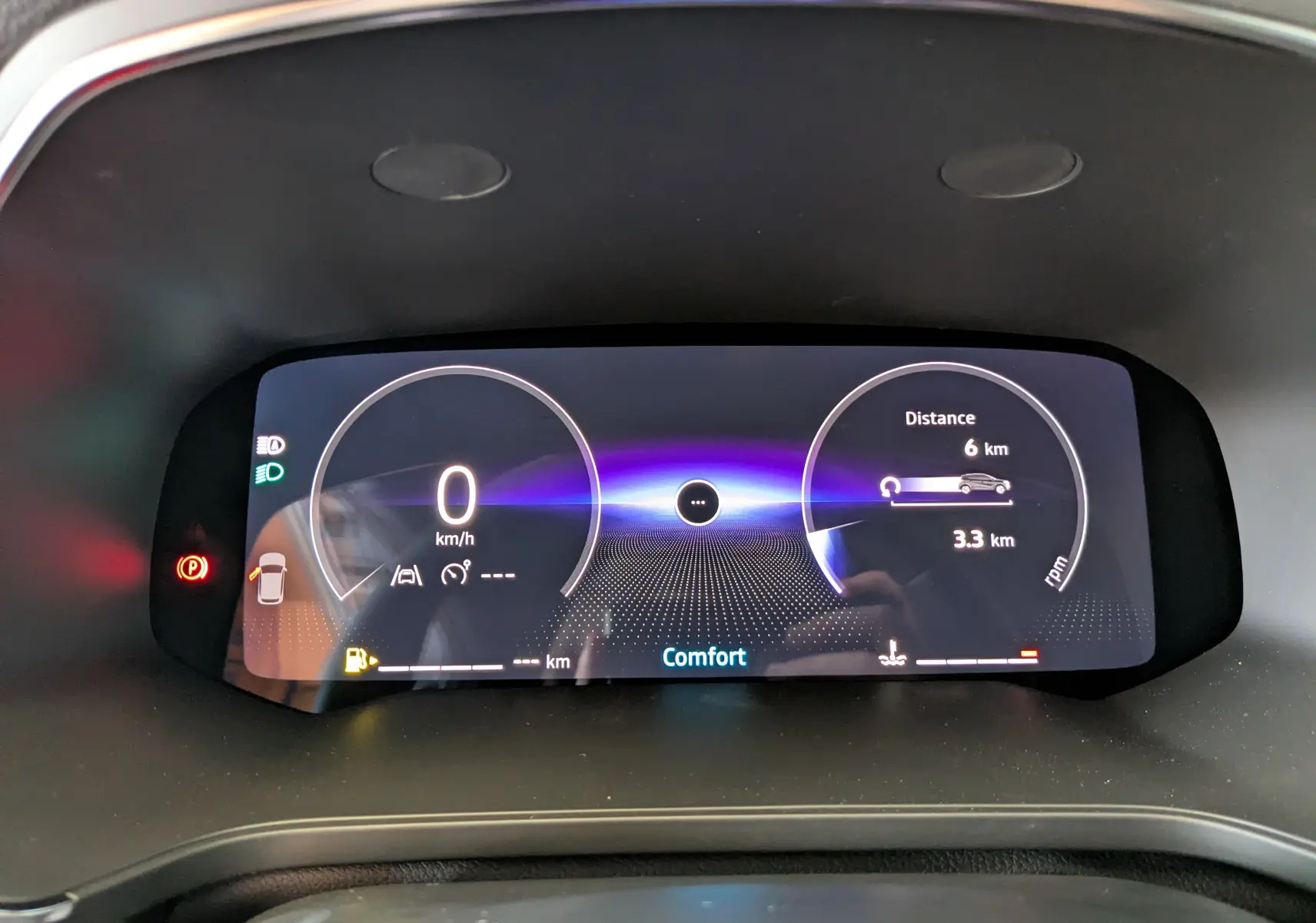 Tableau de bord numérique du Renault Captur 2025 affichant la vitesse à 0 km/h et mode de conduite Confort.