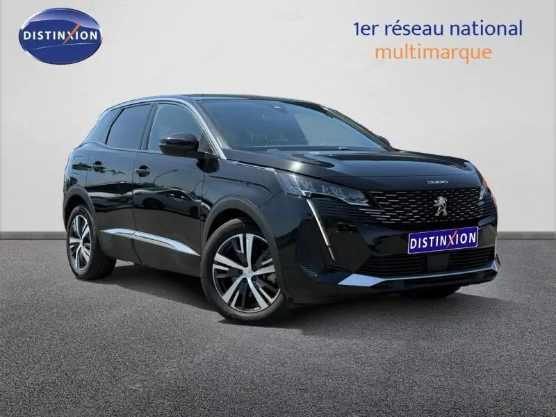 Peugeot 3008 Hybride Rechargeable noir Perla Nera vue 3/4 avant, avec calandre distinctive et jantes alliage.