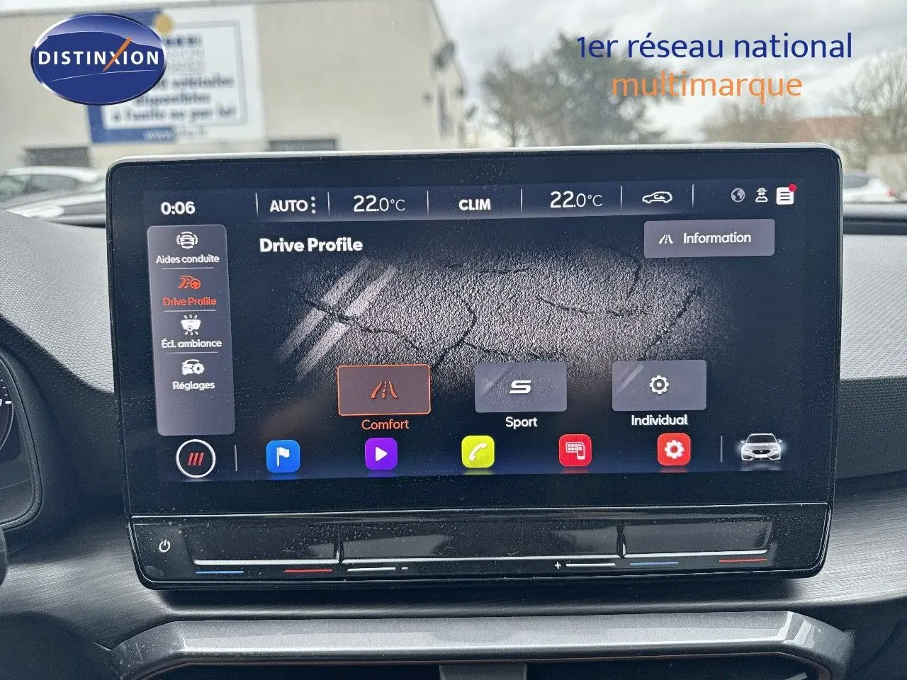 Écran tactile central de la CUPRA LEON ST 2024 affichant les modes de conduite Comfort, Sport et Individual.