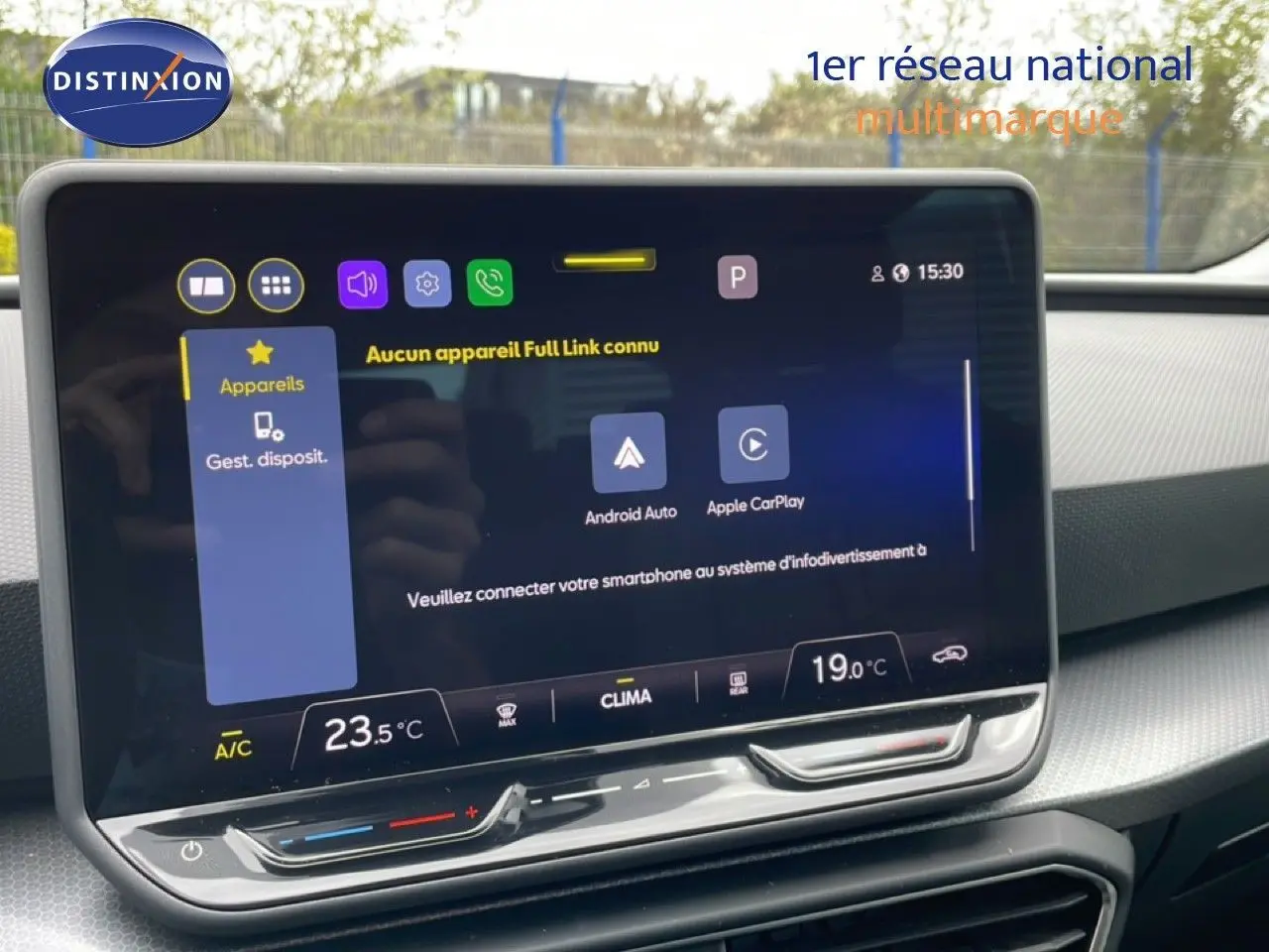 Écran tactile central de la SEAT LEON ST 2.0 TDI 115CH STYLE XL, affichant les options Android Auto et Apple CarPlay.