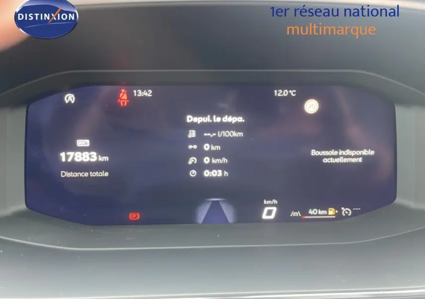 Tableau de bord numérique du SEAT LEON 2.0 TDI 115CH STYLE XL affichant 17 883 km et informations de conduite.