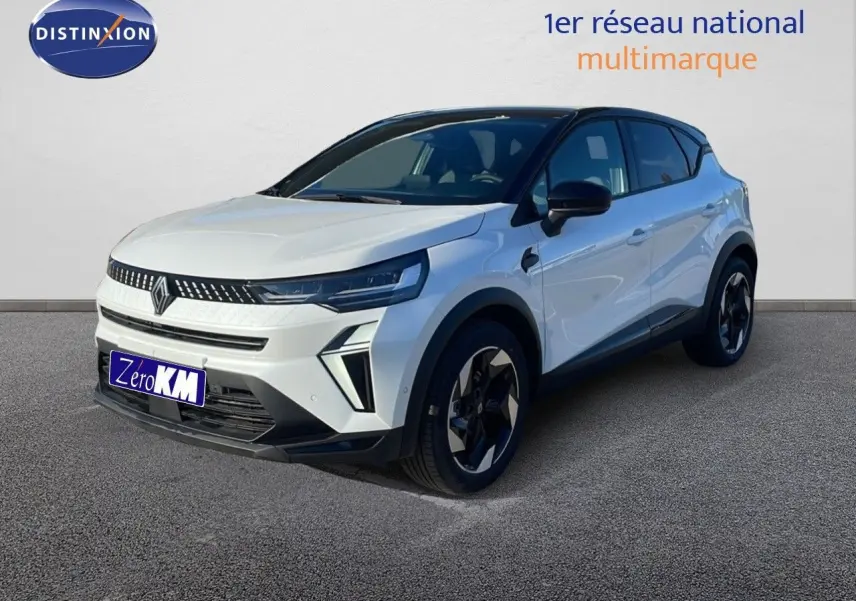 Renault Captur E-Tech hybride blanc nacré avec toit noir vu en 3/4 avant droit, jantes noires distinctives.