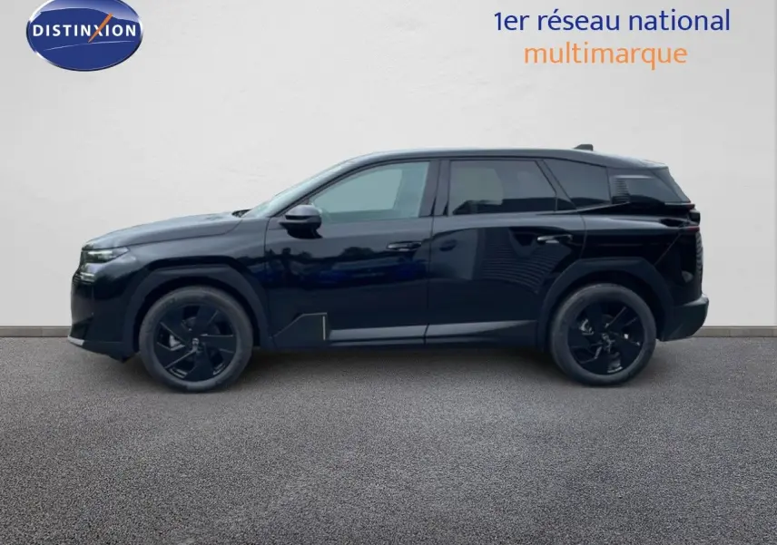 Profil côté gauche du Citroën C5 Aircross 2026 noir Perla Nera, avec jantes noires et lignes modernes marquées.