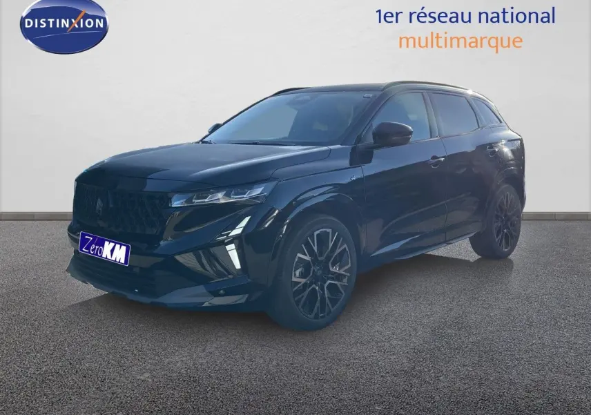 Renault Austral E-Tech Full Hybrid noir étoile métal en 3/4 avant droit avec jantes noires distinctives.