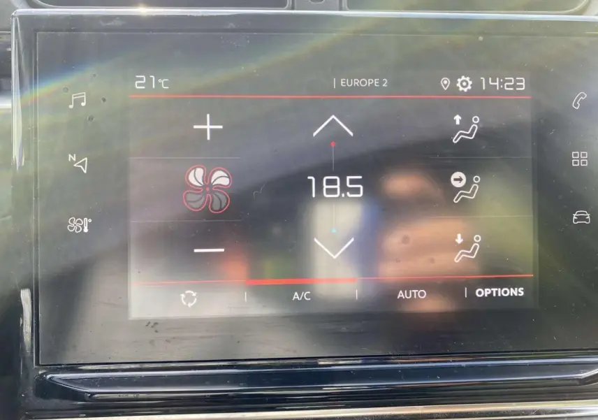 Écran tactile central de la Citroën C3 2019 affichant la climatisation réglée à 18,5°C en mode automatique.