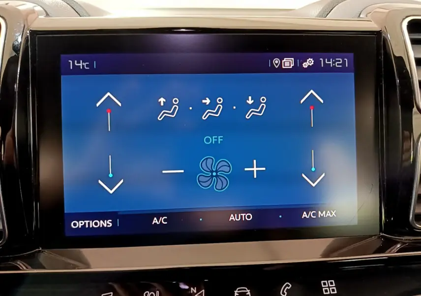 Écran tactile central du système de climatisation du Citroën C5 Aircross Hybrid 225 ë-EAT8 Business, affichage bleu.