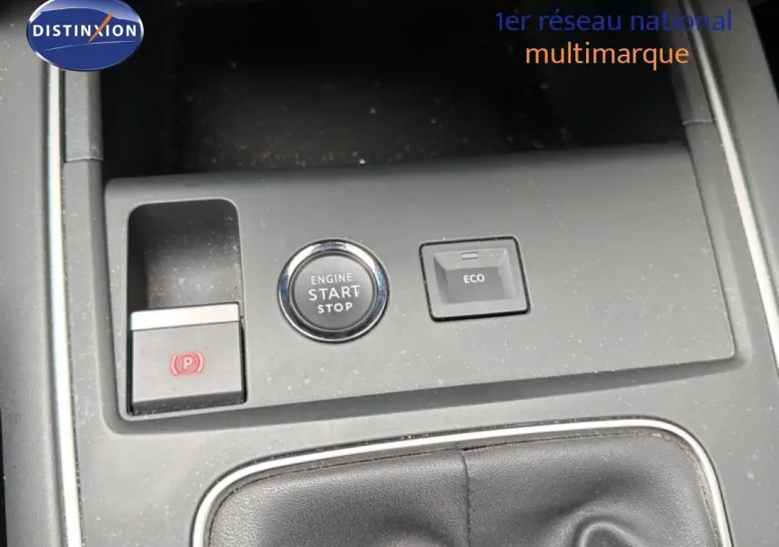 Détail de la console centrale du Citroën C5 Aircross 2022 avec bouton start/stop, mode ECO et frein à main électrique.
