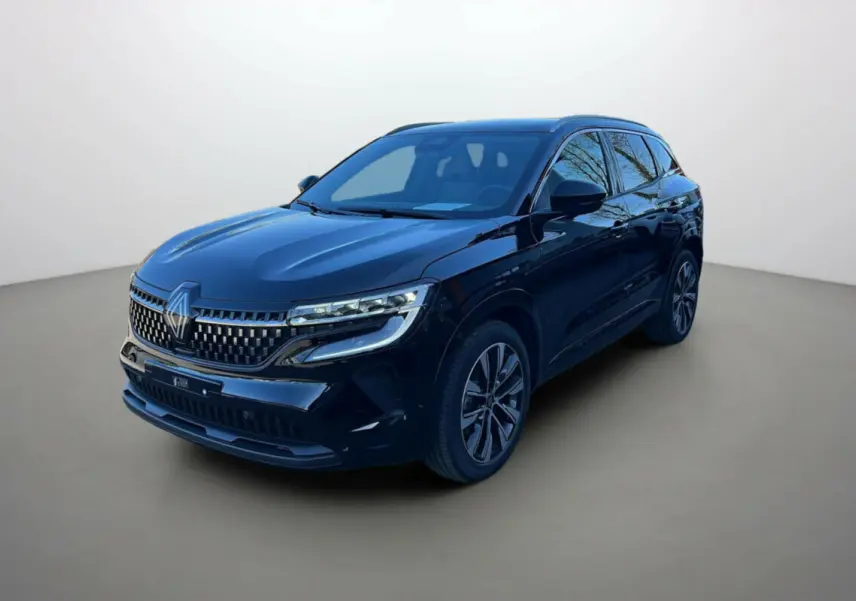 Renault Austral E-Tech 200 Techno 2025 noir étoilé en 3/4 avant droit, avec calandre distinctive et jantes modernes.