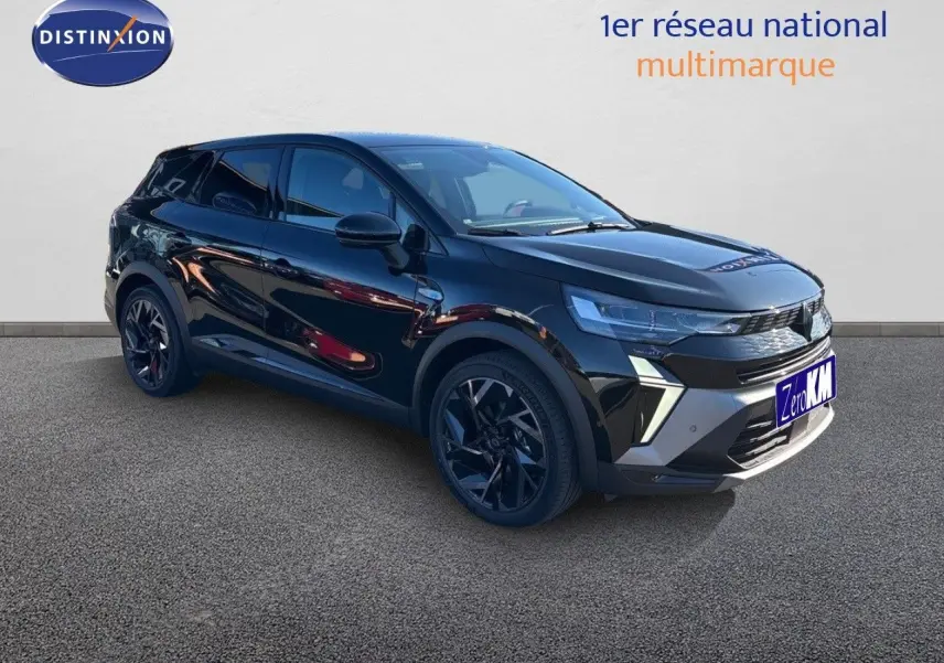 Renault Symbioz 2025 noir étoile métal en 3/4 avant droit avec jantes noires et détails avant distinctifs.