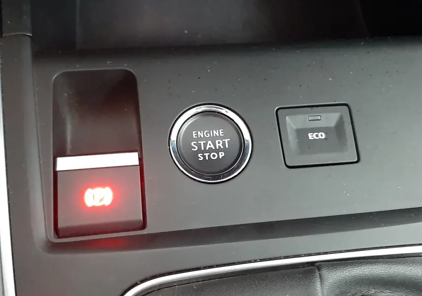 Gros plan sur la console centrale du Citroën C5 Aircross 2021, boutons Start/Stop et mode ECO visibles.