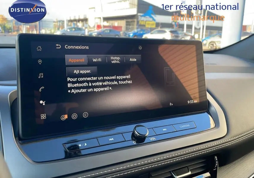 Écran tactile central affichant le menu Bluetooth dans l'habitacle du Nissan Qashqai gris céramique 2025.