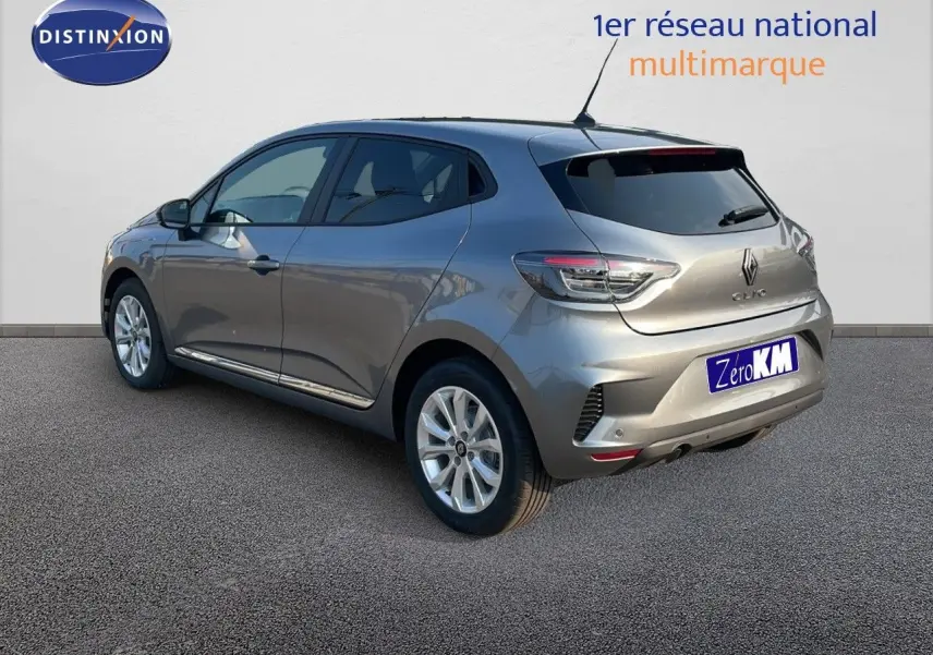Renault Clio 1.5 DCI 2025 gris schiste métal vue 3/4 arrière droit avec feux LED et jantes alliage 16 pouces.