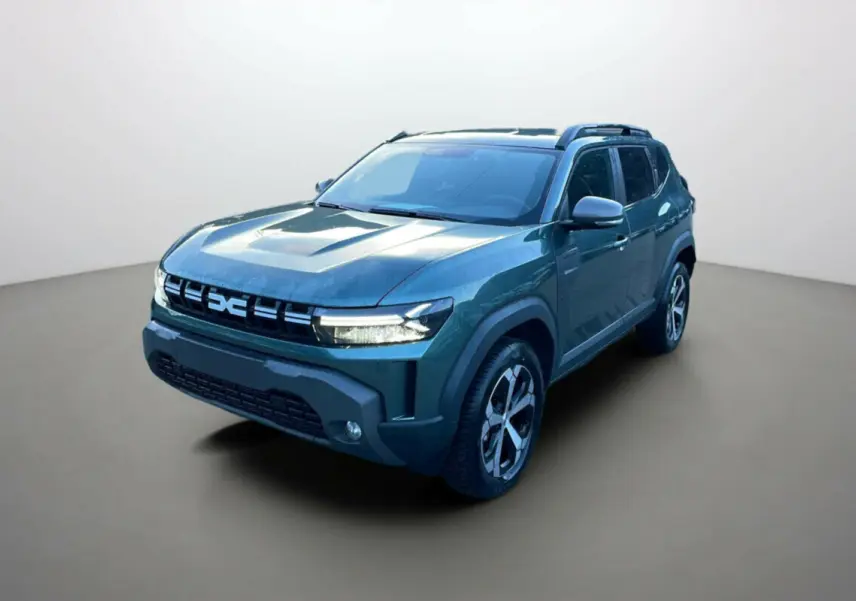 SUV Dacia Duster TCE 130 4x2 Journey vert cèdre vu en 3/4 avant droit avec calandre et jantes distinctives.