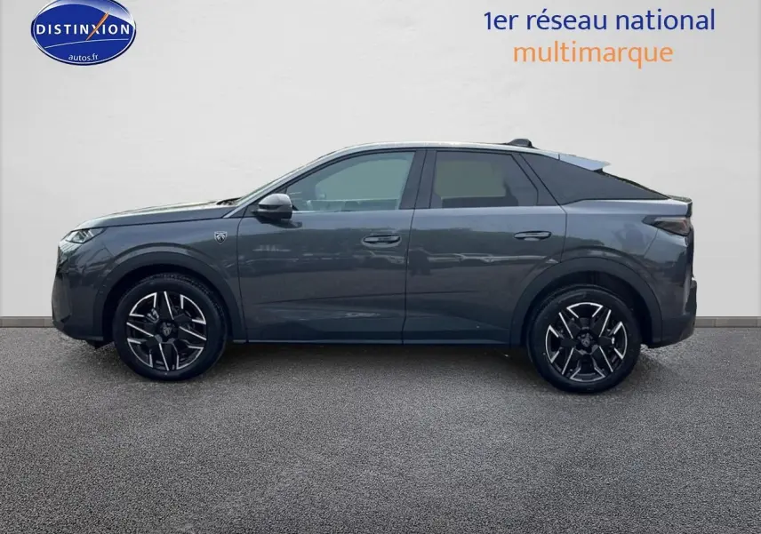 Profil droit du Peugeot 3008 gris 2025 avec jantes alu noires et toit noir contrasté.