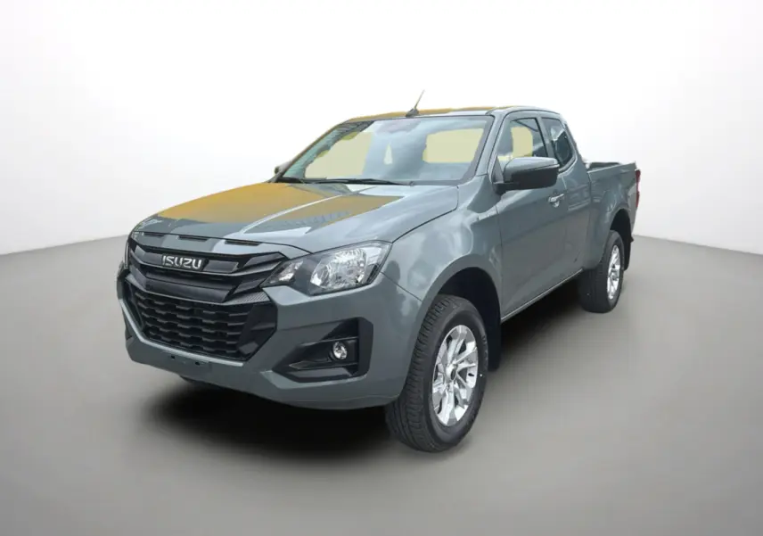 Vue 3/4 avant d'un Isuzu D-MAX 2.2 TD 164 Space Evolution A/T8 vert Inishmore métallisé avec jantes alu 18 pouces.
