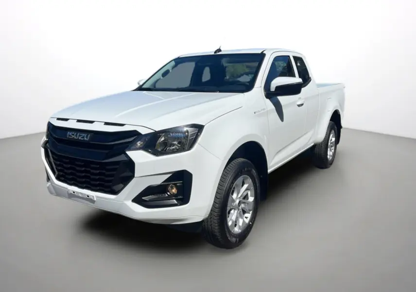 Vue 3/4 avant droite d'un Isuzu D-MAX 2.2 TD 164 Splash White avec calandre noire et jantes alu 18 pouces.