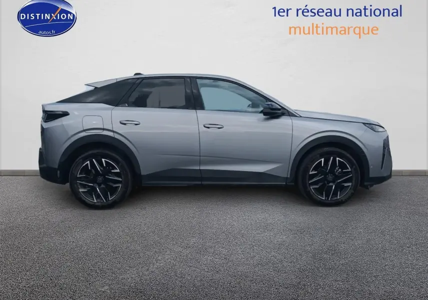 Profil droit du Peugeot 3008 gris Artense 2025 avec jantes alu noires et toit noir contrasté.