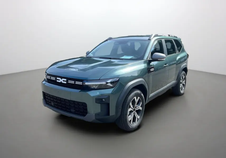 SUV Dacia Bigster Hybrid 155 Expression Plus vert cèdre en 3/4 avant droit avec jantes alu 17 pouces et barres de toit.